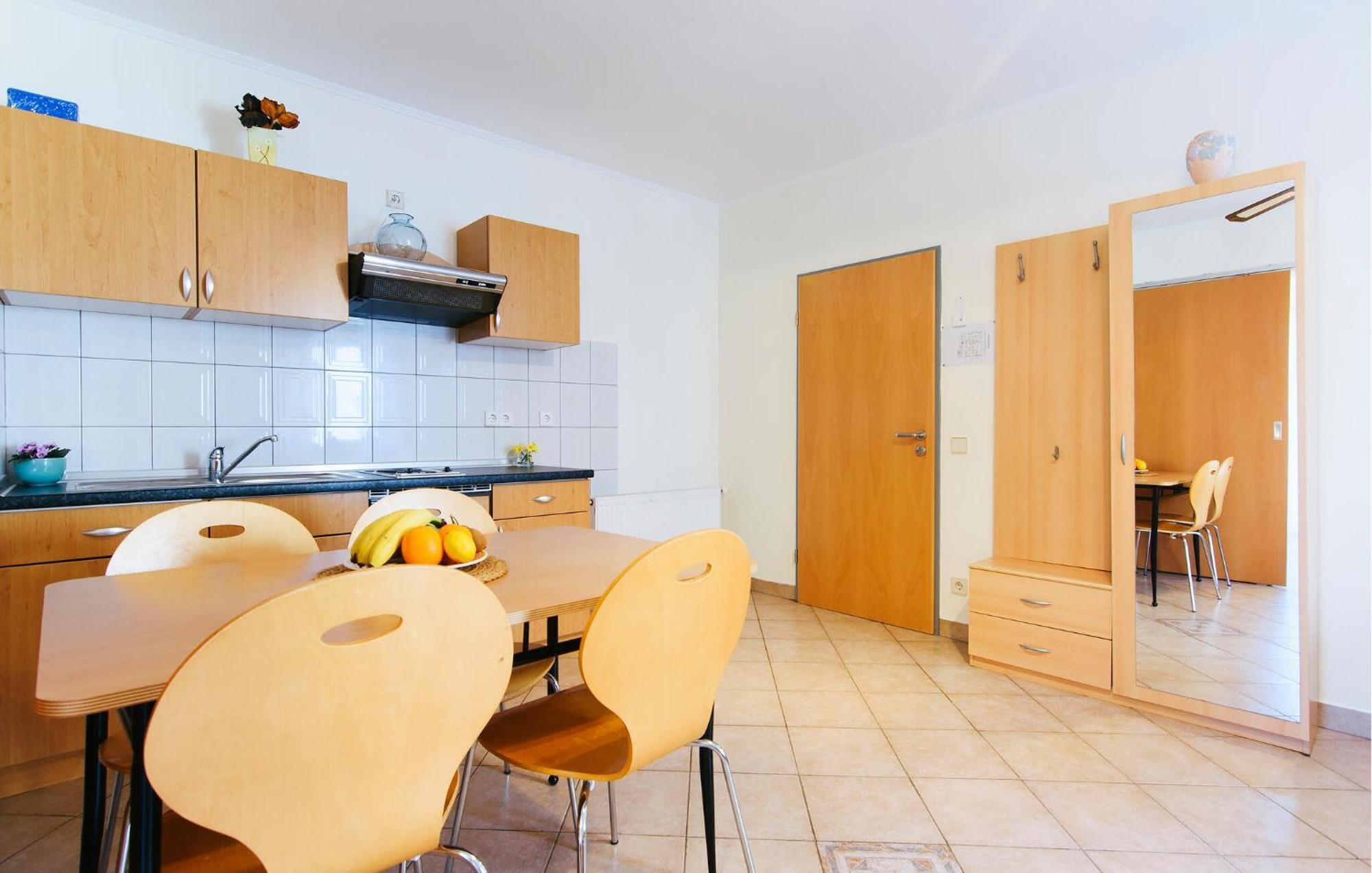 1 Bedroom Nice Apartment In Jezera Vrelo Korenicko Exterior photo